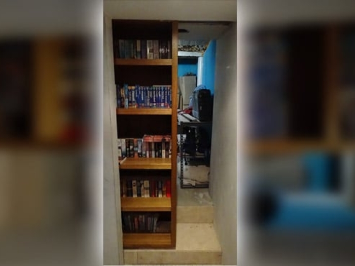Drug house - book shelf